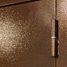 Входная двустворчатая металлическая дверь с панелью